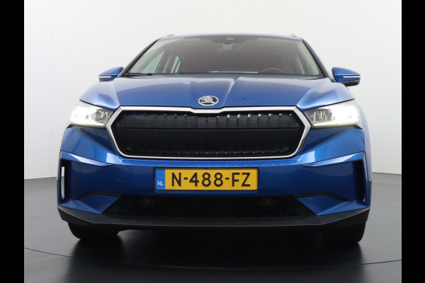 Škoda ENYAQ iV 80 204pk AUT. LEER Camera Adaptive-cruise+Stop/Go Head-Up Display Trekhaak Apple Carplay Android Auto Smartlink Adap.Cruise 21"  Spoorwisselassistent Verkeersborddetectie Sproeiers verwarmd Stoelen v/a verwarmd Grote Accu! Trekhaaksyst elektrisch Wegklapbaar. 1.000KG Trekgewicht! Zeer Compleet €56.000,- nieuw Grootste Actieradius/accu pakket.
