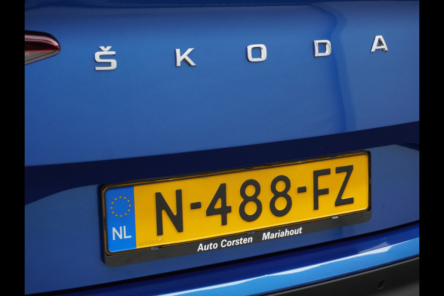 Škoda ENYAQ iV 80 204pk AUT. LEER Camera Adaptive-cruise+Stop/Go Head-Up Display Trekhaak Apple Carplay Android Auto Smartlink Adap.Cruise 21"  Spoorwisselassistent Verkeersborddetectie Sproeiers verwarmd Stoelen v/a verwarmd Grote Accu! Trekhaaksyst elektrisch Wegklapbaar. 1.000KG Trekgewicht! Zeer Compleet €56.000,- nieuw Grootste Actieradius/accu pakket.