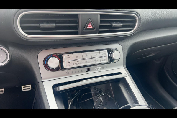 Hyundai Kona EV Premium 64 kWh | Trekhaak | Stoelverwamring/ventilatie | Head-Up |