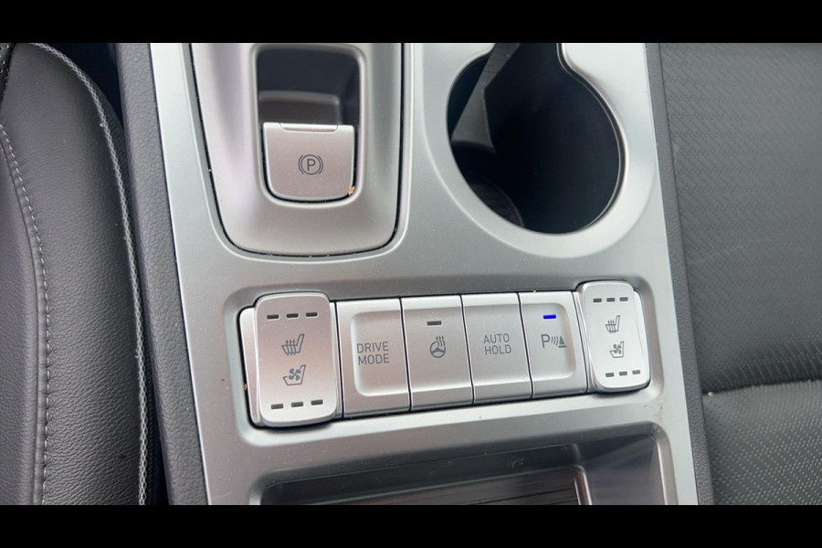 Hyundai Kona EV Premium 64 kWh | Trekhaak | Stoelverwamring/ventilatie | Head-Up |