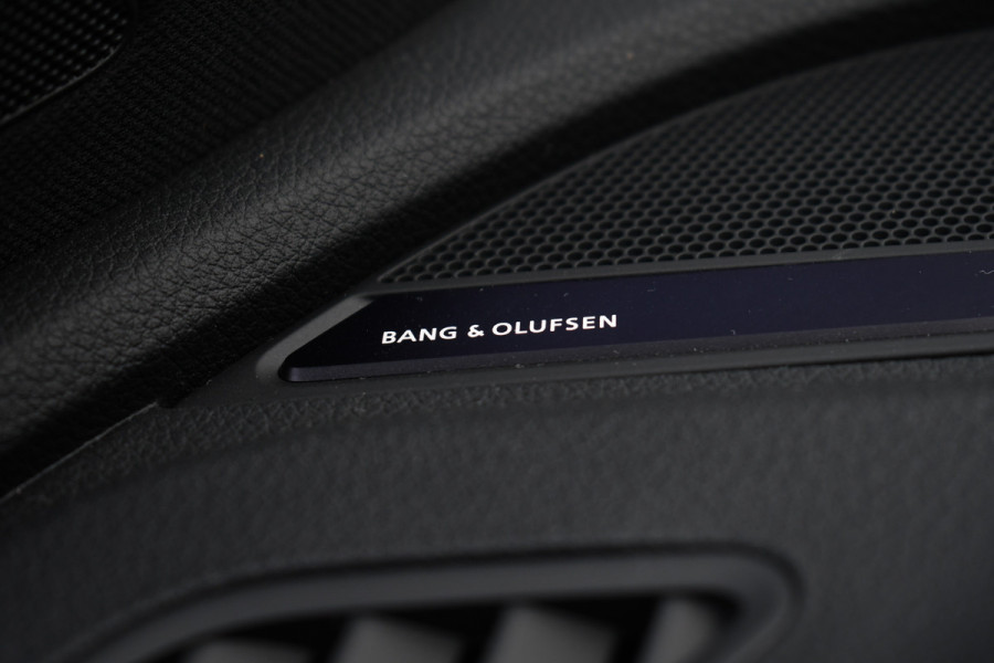 Audi Q5 55 TFSI e S-Edition Pano Luchtv Trekh ACC HUD B&O 21inch