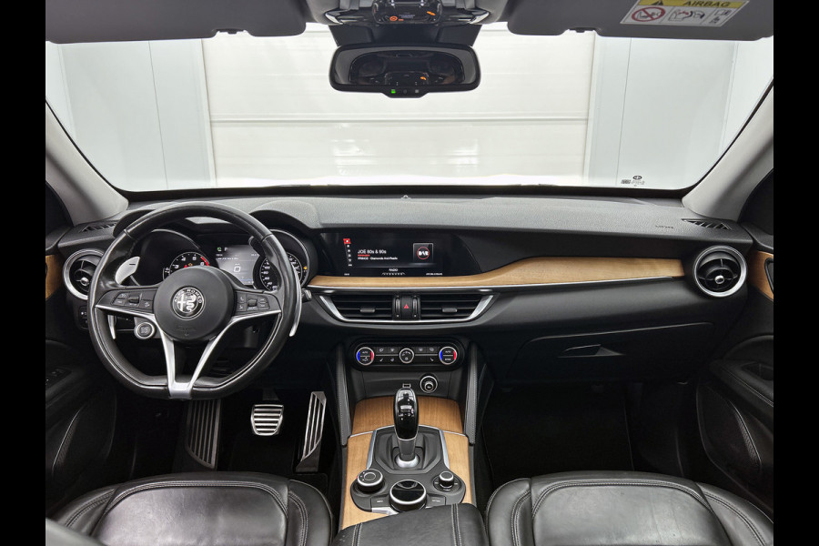 Alfa Romeo Stelvio 2.0 T AWD First Edition(NL-auto, Panorama, Trekhaak, StoelV, Navi, Elektrische Stoelen, Etc)