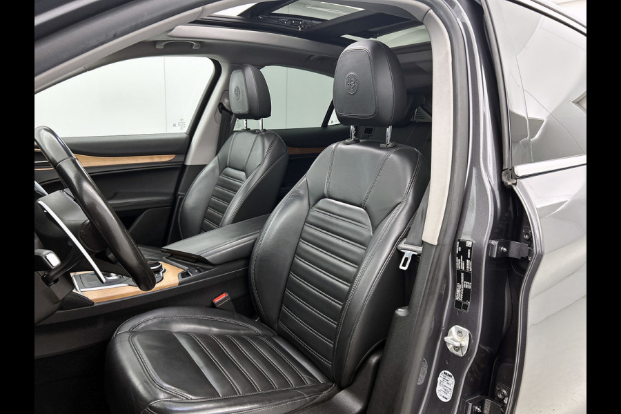 Alfa Romeo Stelvio 2.0 T AWD First Edition(NL-auto, Panorama, Trekhaak, StoelV, Navi, Elektrische Stoelen, Etc)