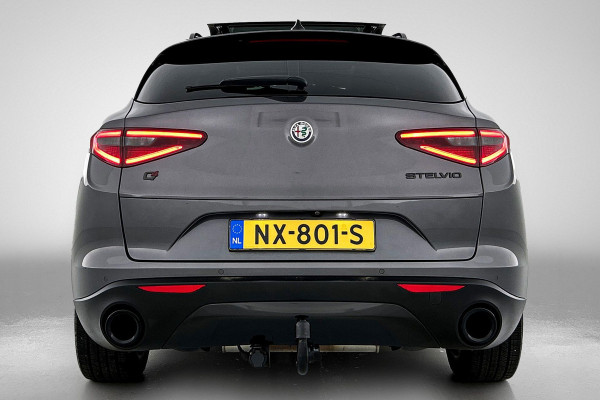Alfa Romeo Stelvio 2.0 T AWD First Edition(NL-auto, Panorama, Trekhaak, StoelV, Navi, Elektrische Stoelen, Etc)