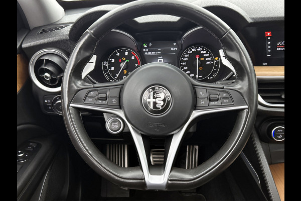 Alfa Romeo Stelvio 2.0 T AWD First Edition(NL-auto, Panorama, Trekhaak, StoelV, Navi, Elektrische Stoelen, Etc)