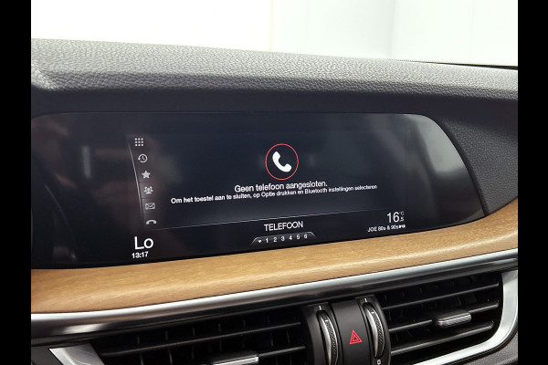 Alfa Romeo Stelvio 2.0 T AWD First Edition(NL-auto, Panorama, Trekhaak, StoelV, Navi, Elektrische Stoelen, Etc)