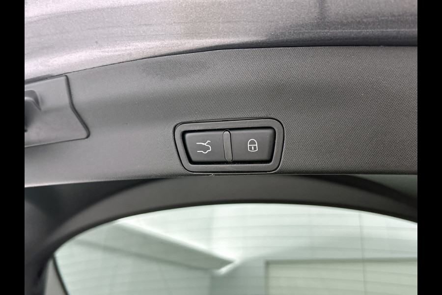 Alfa Romeo Stelvio 2.0 T AWD First Edition(NL-auto, Panorama, Trekhaak, StoelV, Navi, Elektrische Stoelen, Etc)
