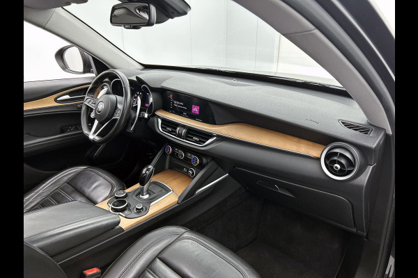 Alfa Romeo Stelvio 2.0 T AWD First Edition(NL-auto, Panorama, Trekhaak, StoelV, Navi, Elektrische Stoelen, Etc)