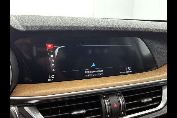 Alfa Romeo Stelvio 2.0 T AWD First Edition(NL-auto, Panorama, Trekhaak, StoelV, Navi, Elektrische Stoelen, Etc)