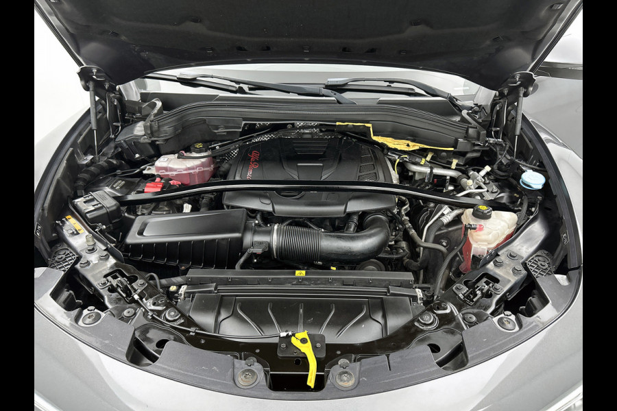 Alfa Romeo Stelvio 2.0 T AWD First Edition(NL-auto, Panorama, Trekhaak, StoelV, Navi, Elektrische Stoelen, Etc)
