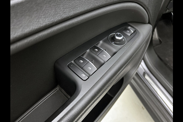 Alfa Romeo Stelvio 2.0 T AWD First Edition(NL-auto, Panorama, Trekhaak, StoelV, Navi, Elektrische Stoelen, Etc)