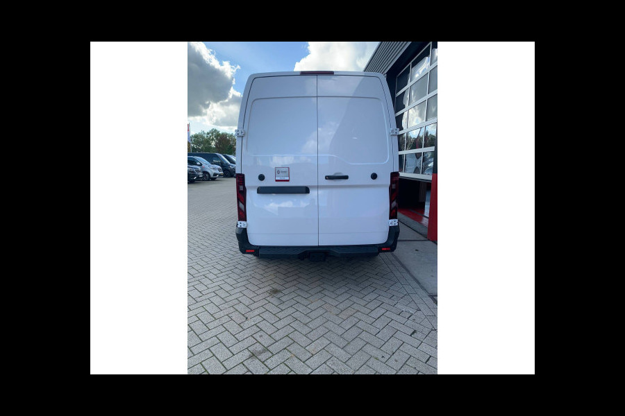 Renault Master E-Tech 87 kWh, 130 kW snelladen, L3H2 Demonstratieauto, Laadruimte betimmering, Side-bars, Camera, Trekhaak, Apple carplay
