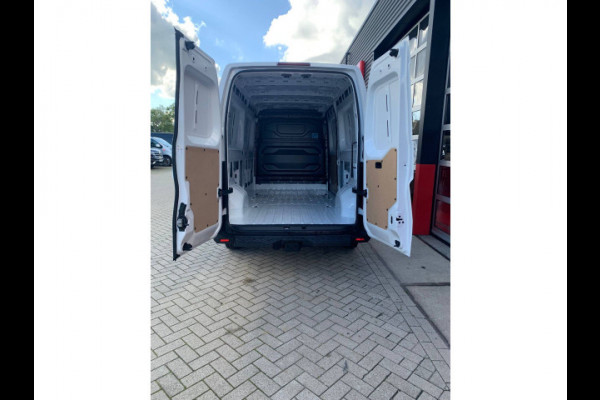 Renault Master E-Tech 87 kWh, 130 kW snelladen, L3H2 Demonstratieauto, Laadruimte betimmering, Side-bars, Camera, Trekhaak, Apple carplay