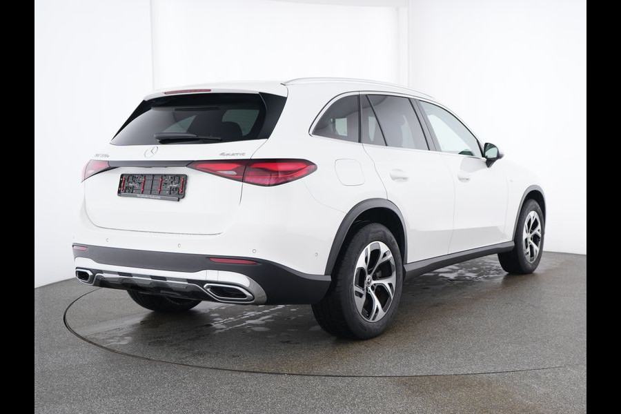 Mercedes-Benz GLC 300 e 4MATIC Plug-In Hybride Avantgarde Advanced Plus | Trekhaak Panorama Schuif-Kanteldak | Memory Pakket Voorstoelen | Stuur en Stoelverwarming. Inclusief 24 maanden MB Certified garantie voor Europa.