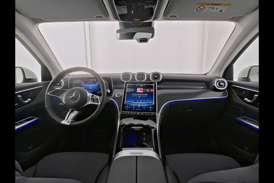 Mercedes-Benz GLC 300 e 4MATIC Plug-In Hybride Avantgarde Advanced Plus | Trekhaak Panorama Schuif-Kanteldak | Memory Pakket Voorstoelen | Stuur en Stoelverwarming. Inclusief 24 maanden MB Certified garantie voor Europa.