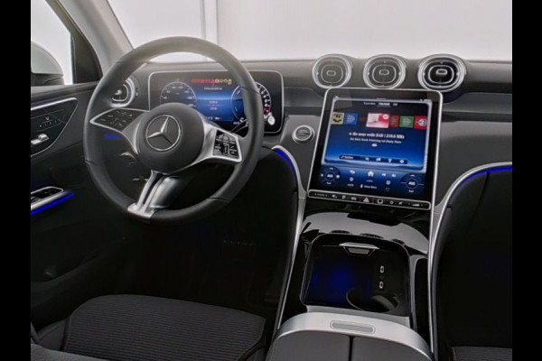 Mercedes-Benz GLC 300 e 4MATIC Plug-In Hybride Avantgarde Advanced Plus | Trekhaak Panorama Schuif-Kanteldak | Memory Pakket Voorstoelen | Stuur en Stoelverwarming. Inclusief 24 maanden MB Certified garantie voor Europa.