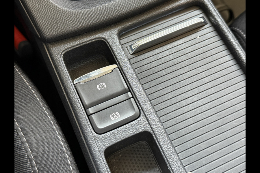 Škoda Octavia Combi 1.0 e-TSI Business Edition Plus | Camera | Dodehoeksensoren | Apple carplay