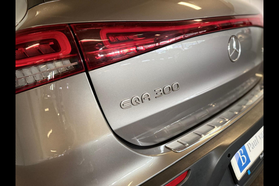 Mercedes-Benz EQA 300 4 Matic Progressive 67 kWh-5 JAAR GARANTIE-SOH 98%-DODEHOEK-CAMERA-COMPLEET