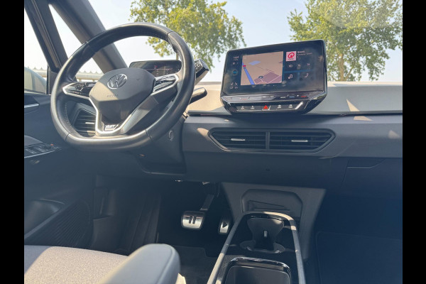 Volkswagen ID.3 First Plus 58 kWh AFNEEMBARE TREKHAAK / CAMERA / CARPLAY / CRUISE CONTROL / STOELVERWARMING / ECC / NAVIGATIE