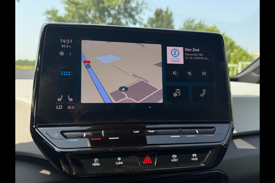 Volkswagen ID.3 First Plus 58 kWh AFNEEMBARE TREKHAAK / CAMERA / CARPLAY / CRUISE CONTROL / STOELVERWARMING / ECC / NAVIGATIE