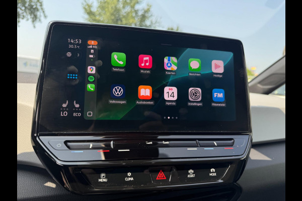 Volkswagen ID.3 First Plus 58 kWh AFNEEMBARE TREKHAAK / CAMERA / CARPLAY / CRUISE CONTROL / STOELVERWARMING / ECC / NAVIGATIE
