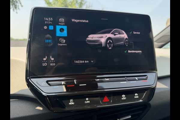 Volkswagen ID.3 First Plus 58 kWh AFNEEMBARE TREKHAAK / CAMERA / CARPLAY / CRUISE CONTROL / STOELVERWARMING / ECC / NAVIGATIE