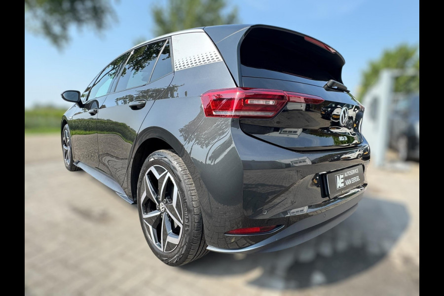 Volkswagen ID.3 First Plus 58 kWh AFNEEMBARE TREKHAAK / CAMERA / CARPLAY / CRUISE CONTROL / STOELVERWARMING / ECC / NAVIGATIE