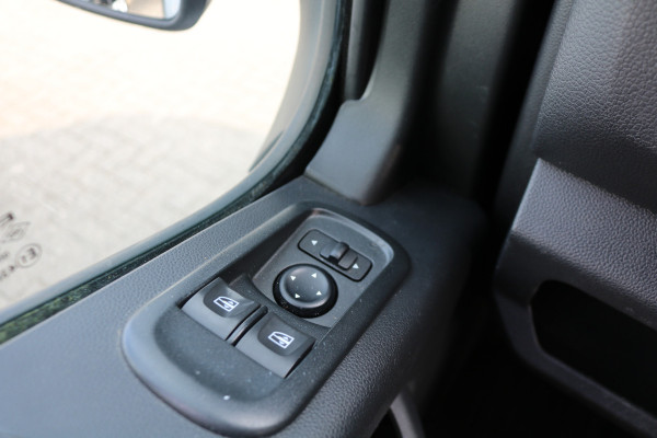 Renault Master 2.3 dCi 135pk L1 H1 Airco Glasresteel