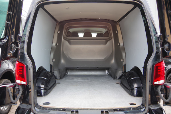 Volkswagen Transporter 2.0 TDI L2 150PK AUT. DC-5P, LED, 2X SCHUIFDEUR, TREKHAAK, NAVI, CRUISE, LEDER STUUR, PARKEERSENSOREN, MISTLAMPEN, DUBBELE CABIN