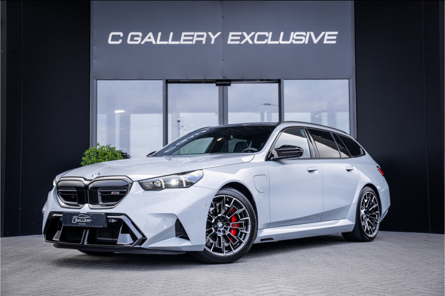 BMW 5 Serie Touring M5 - Panorama | B&W Audio | Carbonpakket