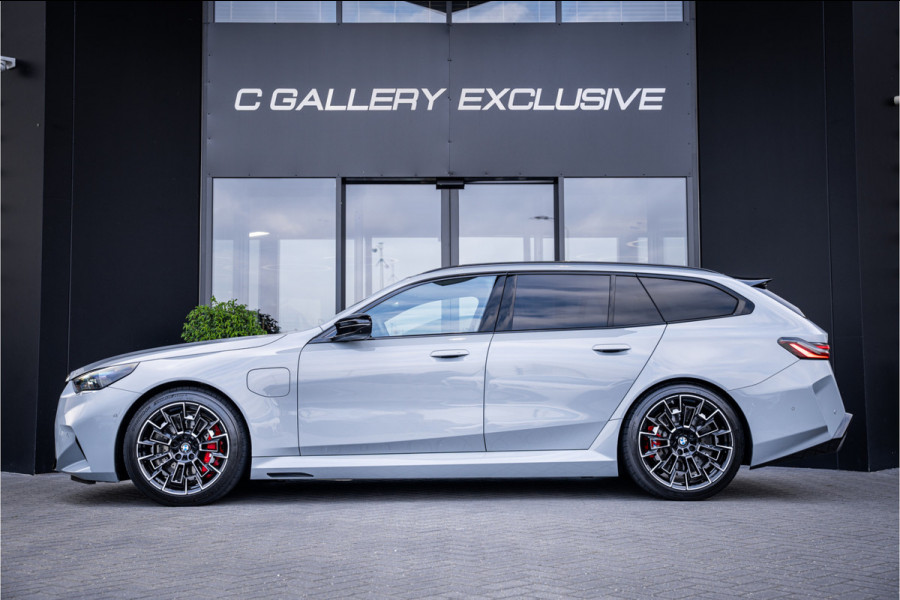 BMW 5 Serie Touring M5 - Panorama | B&W Audio | Carbonpakket