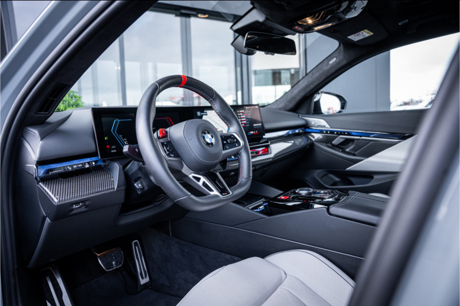 BMW 5 Serie Touring M5 - Panorama | B&W Audio | Carbonpakket