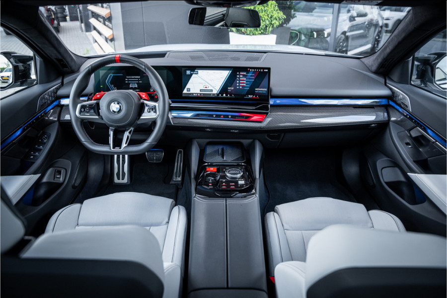 BMW 5 Serie Touring M5 - Panorama | B&W Audio | Carbonpakket