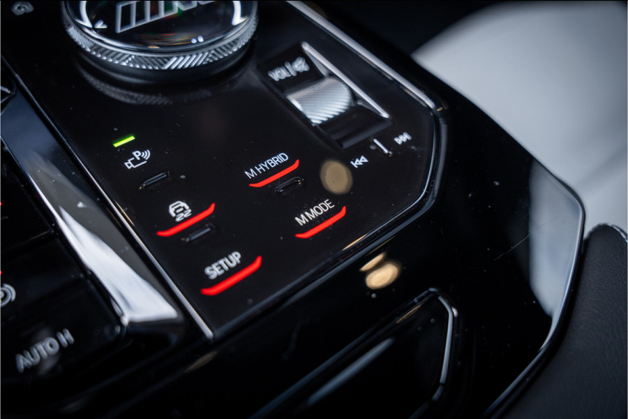 BMW 5 Serie Touring M5 - Panorama | B&W Audio | Carbonpakket