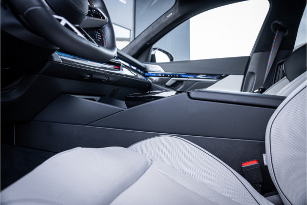 BMW 5 Serie Touring M5 - Panorama | B&W Audio | Carbonpakket