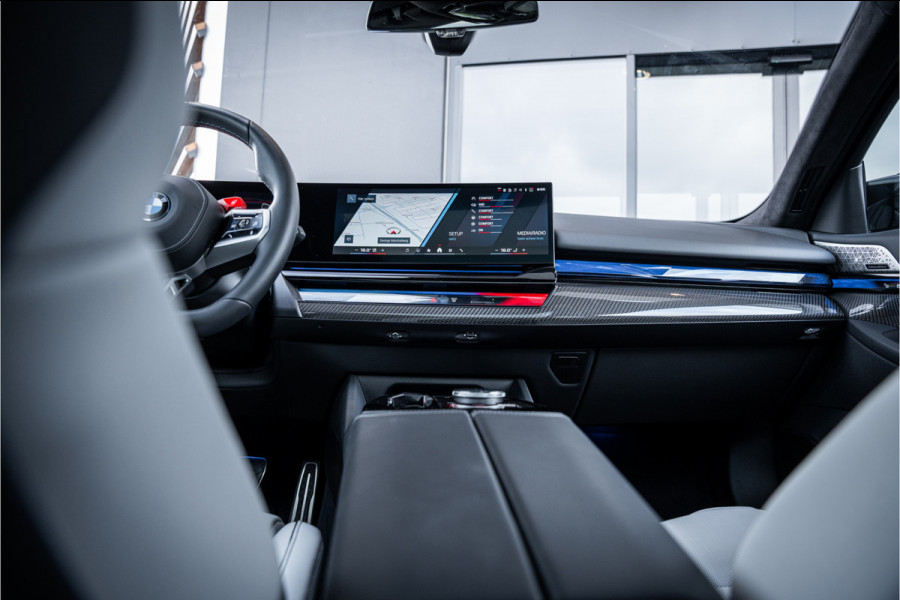 BMW 5 Serie Touring M5 - Panorama | B&W Audio | Carbonpakket