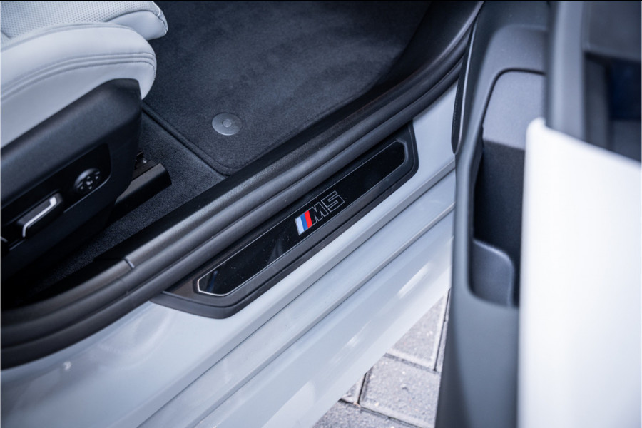 BMW 5 Serie Touring M5 - Panorama | B&W Audio | Carbonpakket