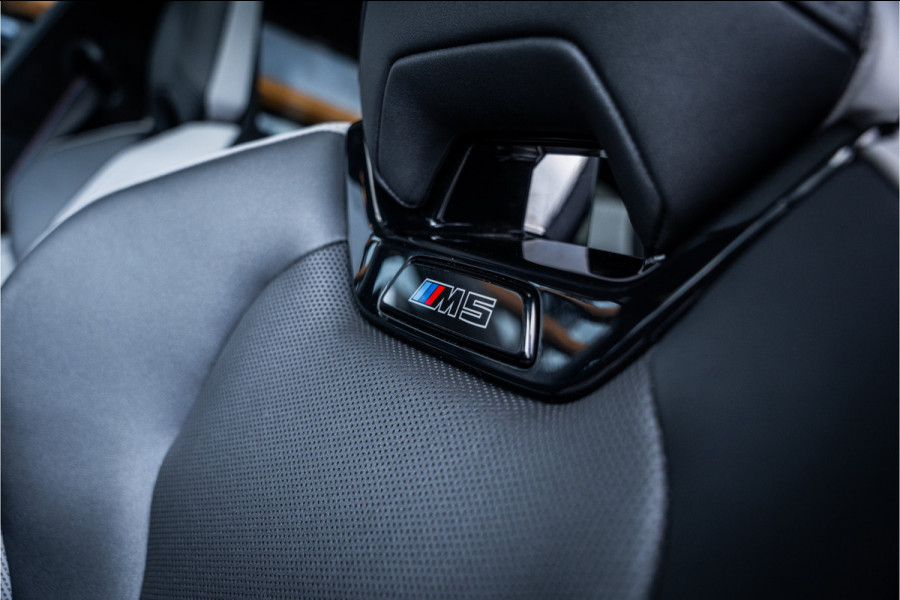 BMW 5 Serie Touring M5 - Panorama | B&W Audio | Carbonpakket