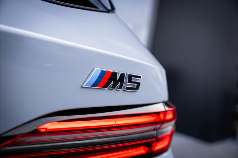 BMW 5 Serie Touring M5 - Panorama | B&W Audio | Carbonpakket
