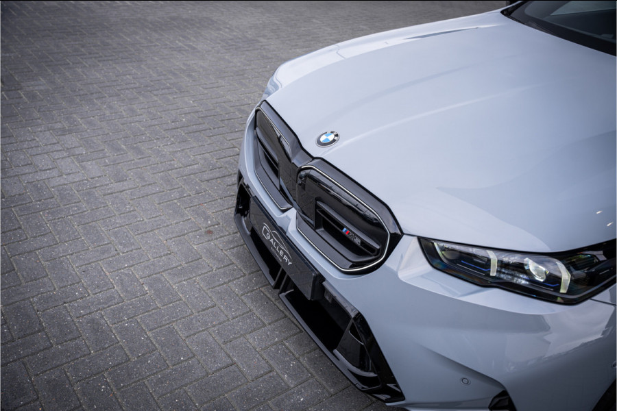 BMW 5 Serie Touring M5 - Panorama | B&W Audio | Carbonpakket