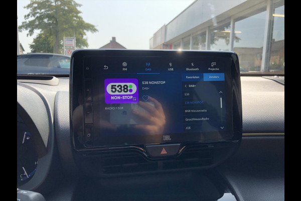Toyota Yaris Cross 1.5 Hybrid Launch Edition | Trekhaak, Head up display, Leer, Elektrische achterklep, Blind spot, Matrix LED