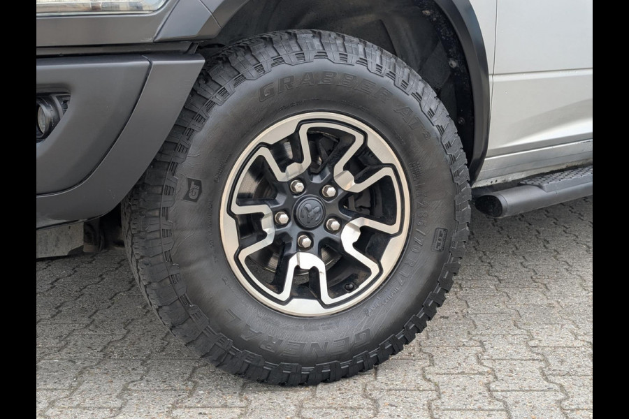 Dodge Ram 1500 5.7HEMI V8 CREWCAB 4X4 REBEL UITVOERING 3,5T TREKHAAK