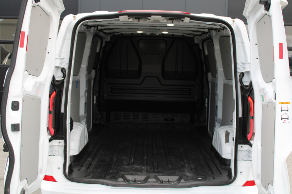 Ford Transit Custom 300 2.0 TDCI L2H1 Sport 170pk - 2x Schuifdeur - Trekhaak - ACC - 19'' LM Velgen - 70L Tank - Navi - Camera - Stoel & Stuurverwar