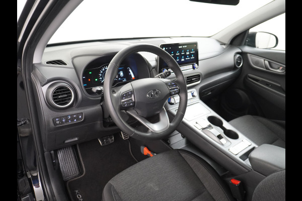 Hyundai Kona EV 64kWh Camera Apple Carplay/Android Auto Navi Adaptive Cruise Camera HUD Pdc-V+A 17"LM Lane Assist Blind Spot Monitor FCA Keyless Led Etms systeem Forward Collision-Avoidance Assist Highway assist sys Origineel NLse auto,  garantie op accu 06-07-2028/160.000km