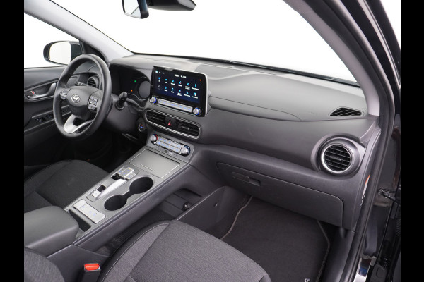 Hyundai Kona EV 64kWh Camera Apple Carplay/Android Auto Navi Adaptive Cruise Camera HUD Pdc-V+A 17"LM Lane Assist Blind Spot Monitor FCA Keyless Led Etms systeem Forward Collision-Avoidance Assist Highway assist sys Origineel NLse auto,  garantie op accu 06-07-2028/160.000km