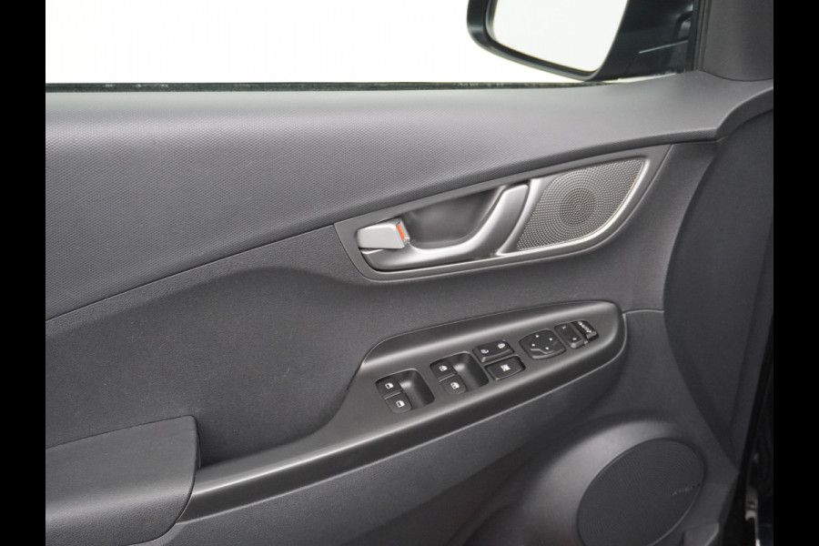 Hyundai Kona EV 64kWh Camera Apple Carplay/Android Auto Navi Adaptive Cruise Camera HUD Pdc-V+A 17"LM Lane Assist Blind Spot Monitor FCA Keyless Led Etms systeem Forward Collision-Avoidance Assist Highway assist sys Origineel NLse auto,  garantie op accu 06-07-2028/160.000km