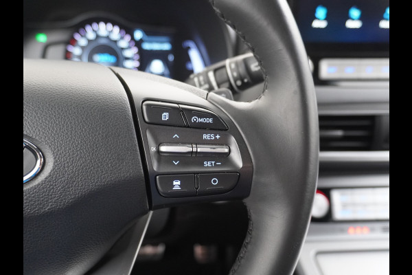 Hyundai Kona EV 64kWh Camera Apple Carplay/Android Auto Navi Adaptive Cruise Camera HUD Pdc-V+A 17"LM Lane Assist Blind Spot Monitor FCA Keyless Led Etms systeem Forward Collision-Avoidance Assist Highway assist sys Origineel NLse auto,  garantie op accu 06-07-2028/160.000km