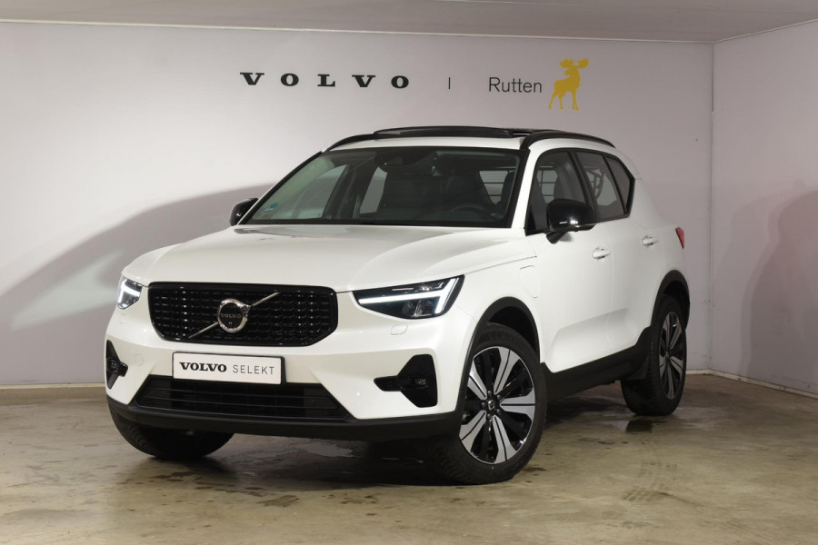 Volvo XC40 T5 262PK Automaat Plug-in Hybrid Ultimate Dark / Adaptieve Cruisecontrol / Elektr. schuifdak / Leer / Stoelverwarming / Stuurverwarming / Elektrische Stoelen / Trekhaak / Elektr. achterklep / Harman Kardon / 360 graden camera
