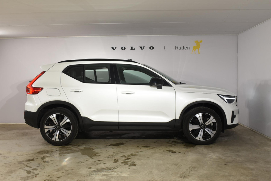 Volvo XC40 T5 262PK Automaat Plug-in Hybrid Ultimate Dark / Adaptieve Cruisecontrol / Elektr. schuifdak / Leer / Stoelverwarming / Stuurverwarming / Elektrische Stoelen / Trekhaak / Elektr. achterklep / Harman Kardon / 360 graden camera