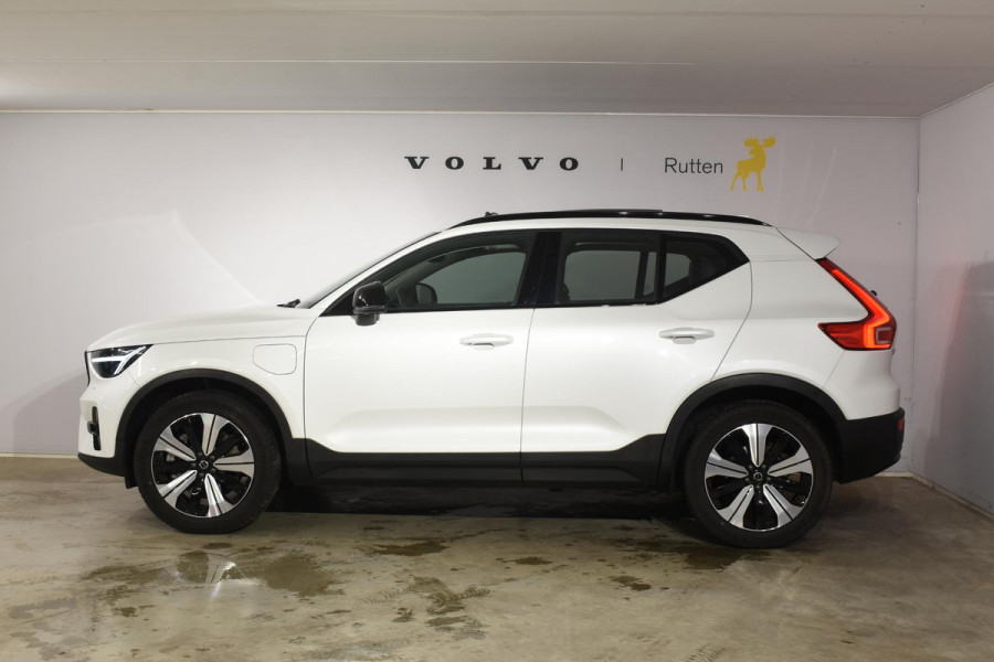Volvo XC40 T5 262PK Automaat Plug-in Hybrid Ultimate Dark / Adaptieve Cruisecontrol / Elektr. schuifdak / Leer / Stoelverwarming / Stuurverwarming / Elektrische Stoelen / Trekhaak / Elektr. achterklep / Harman Kardon / 360 graden camera